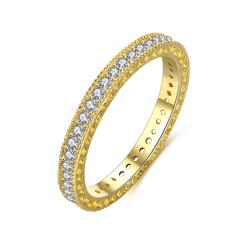 Luxurious silver ring plated with gold 18K and inlaid with zircon crystals
