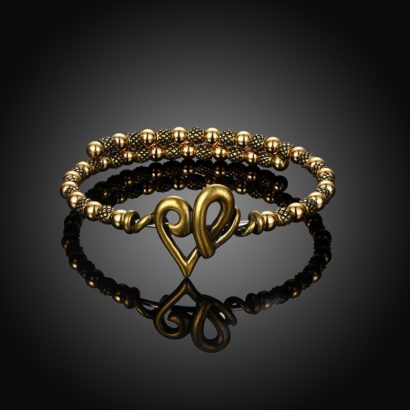 Copper bracelet plated with gold has an incridible design which allows it to be extended